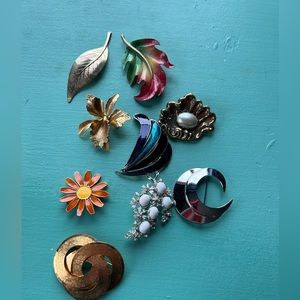 9 piece brooch bundle